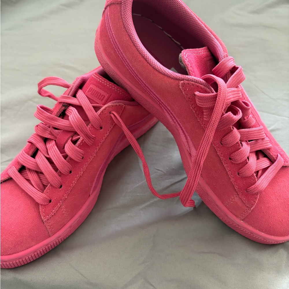 Puma kid’s hot pink suede sneakers